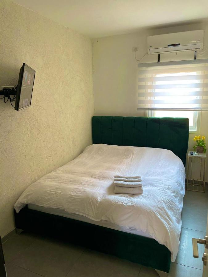 Gk Apartment Harmony 巴特亚姆 外观 照片
