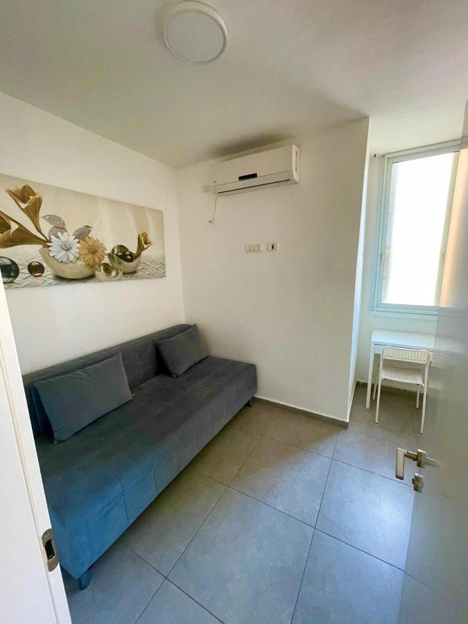 Gk Apartment Harmony 巴特亚姆 外观 照片