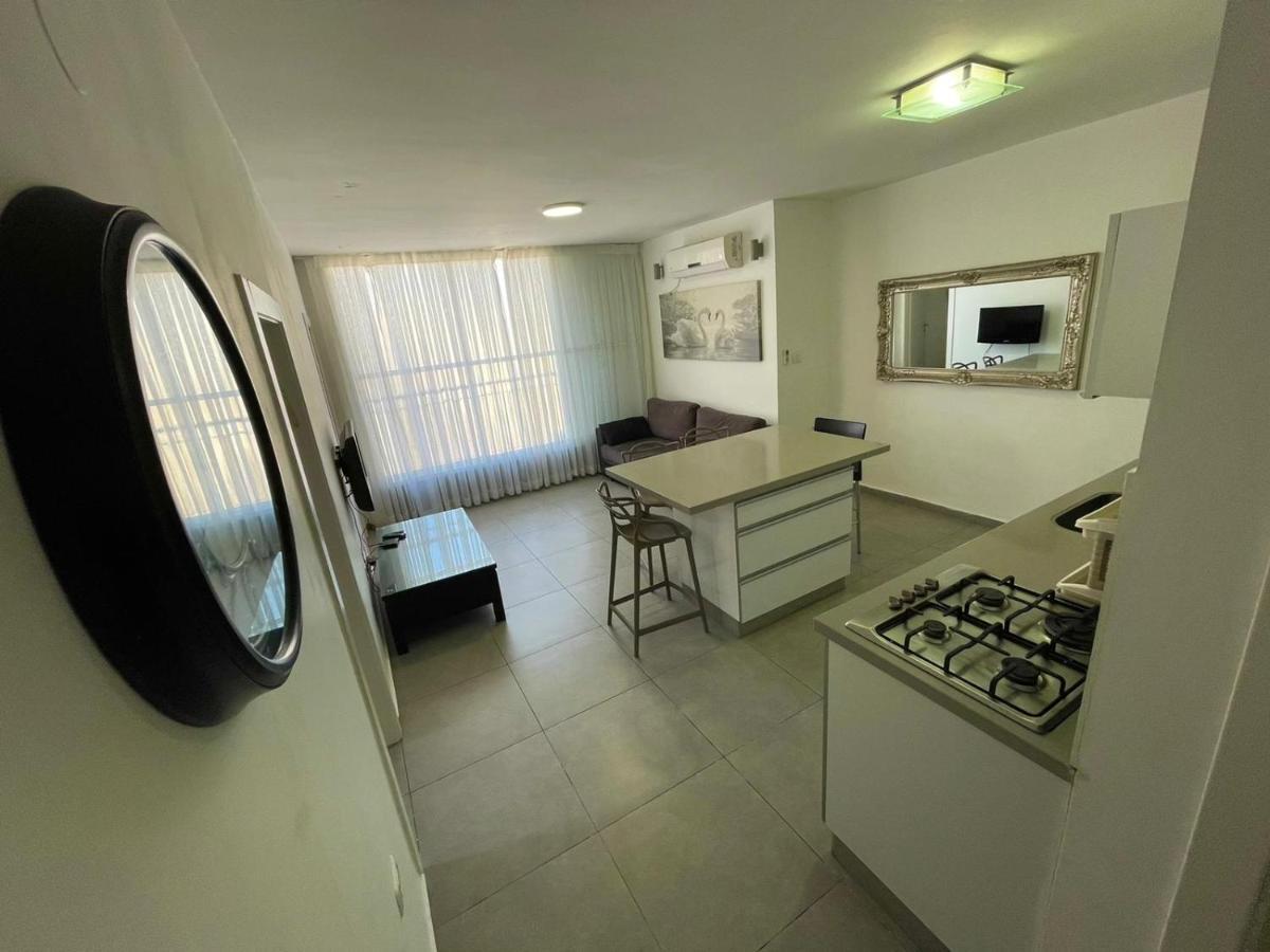 Gk Apartment Harmony 巴特亚姆 外观 照片