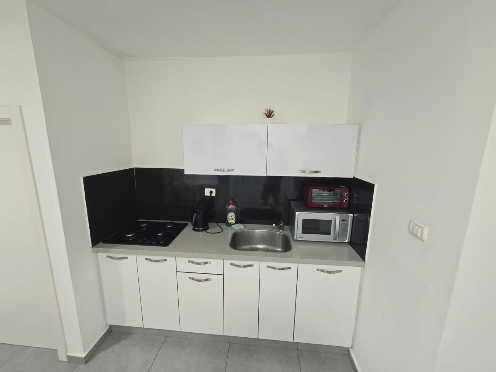 Gk Apartment Harmony 巴特亚姆 外观 照片