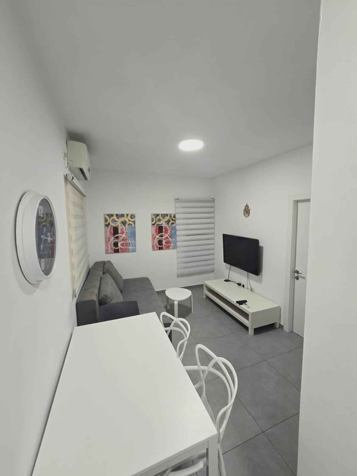 Gk Apartment Harmony 巴特亚姆 外观 照片