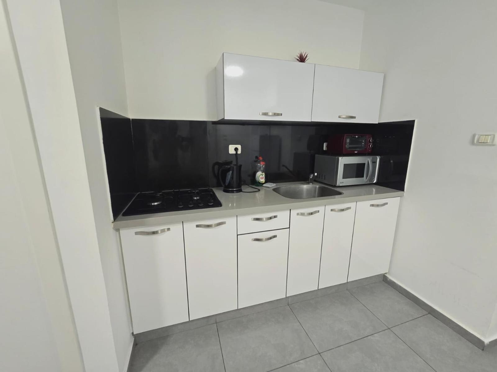 Gk Apartment Harmony 巴特亚姆 外观 照片
